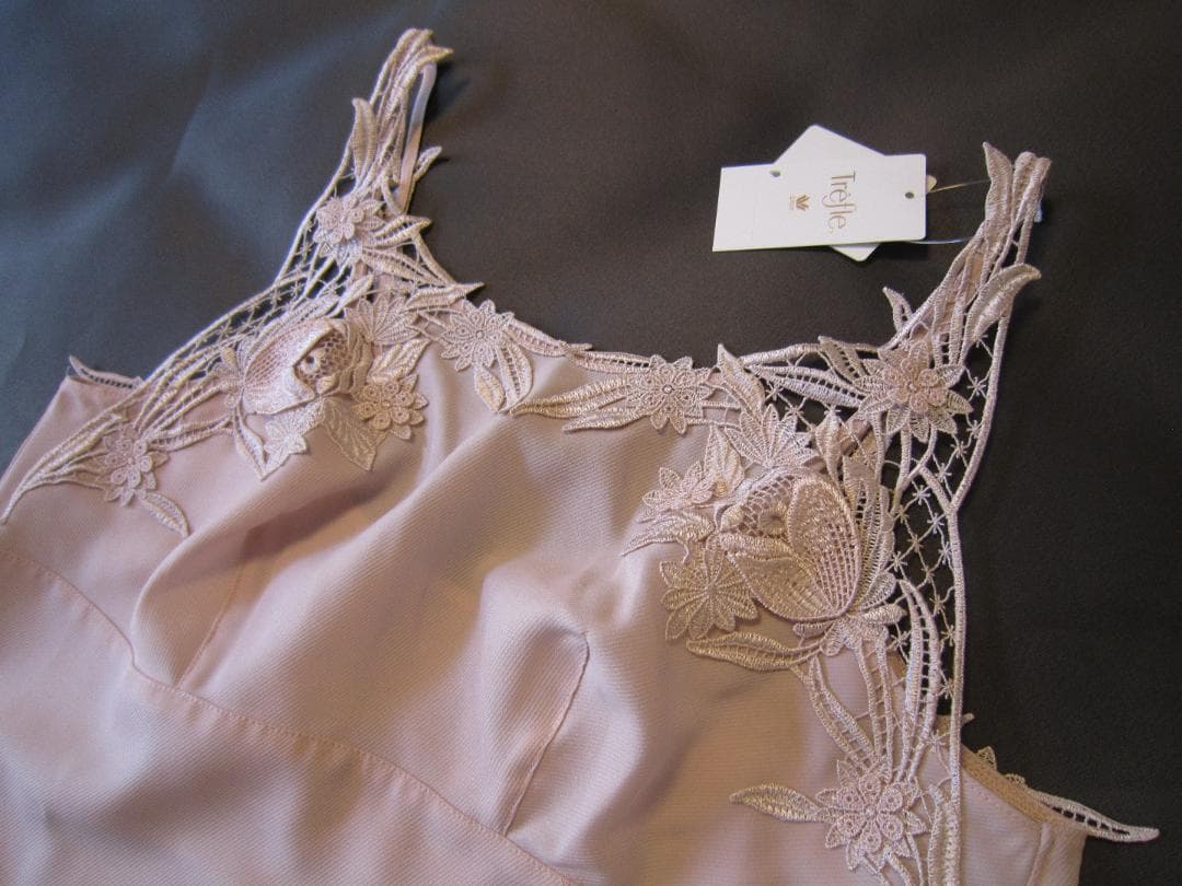 希少☆新品☆ワコール　トレフルキャミソール80＆ソング　ショーツＭ☆セット