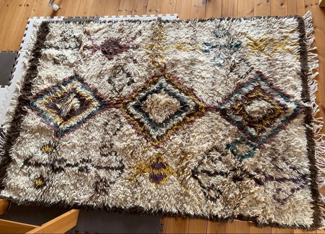 幾何学模様のラグ