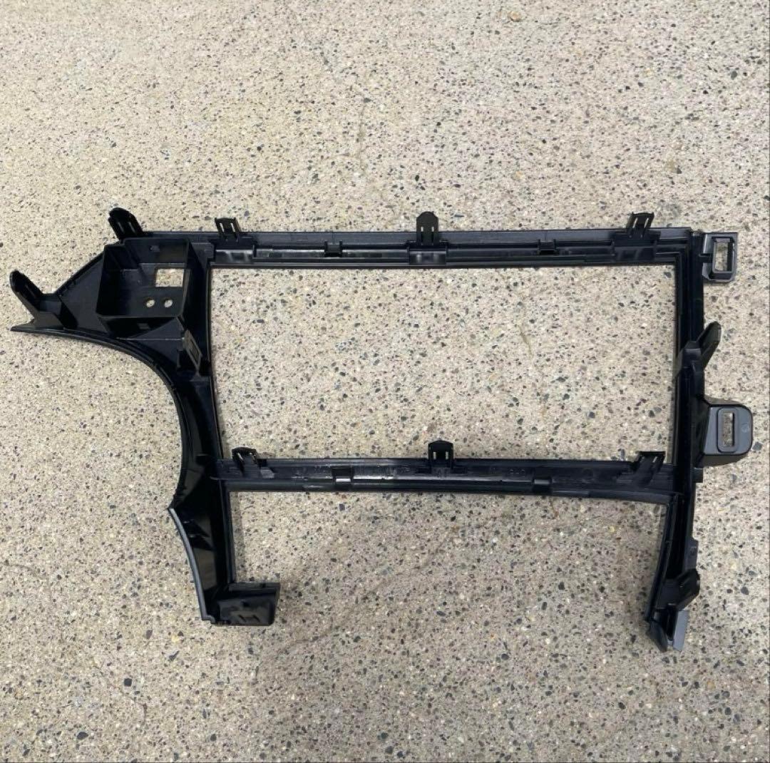 zvw30 30プリウス　9インチナビパネル