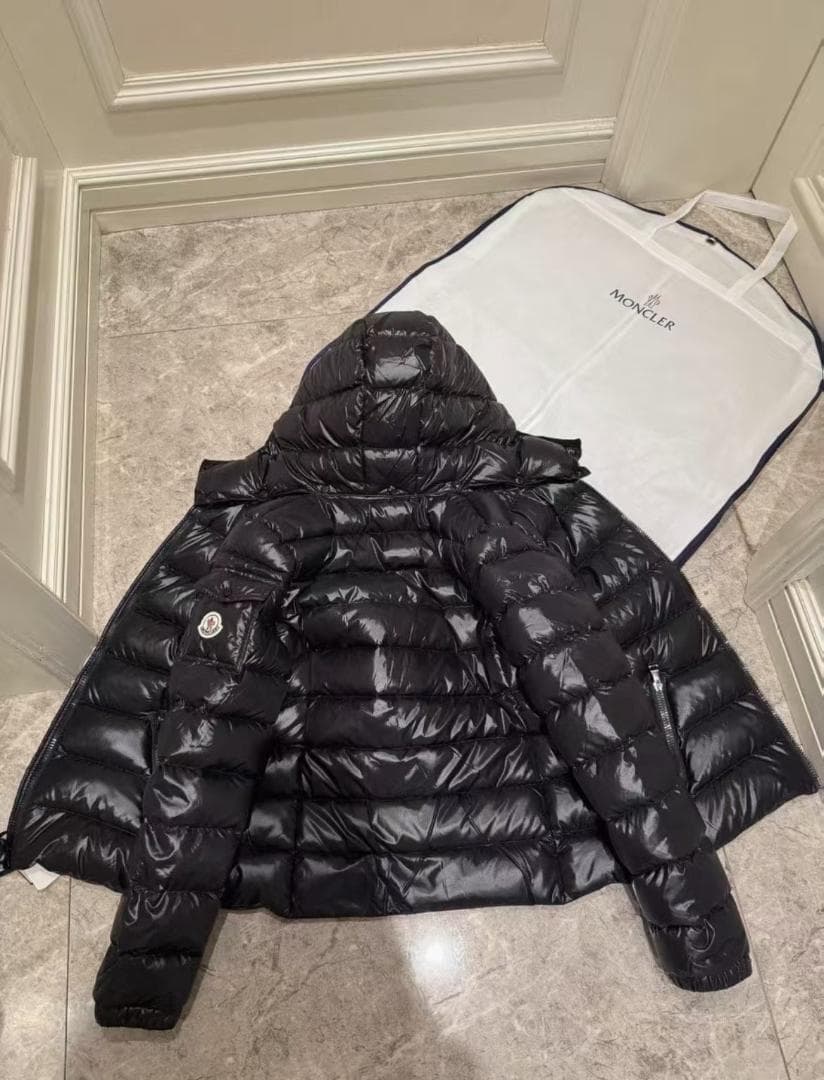 MON☆CLER ブラック ダウンジャケット フード付き~~