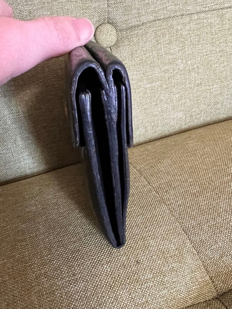 IL BISONTE ブラック二つ折り財布