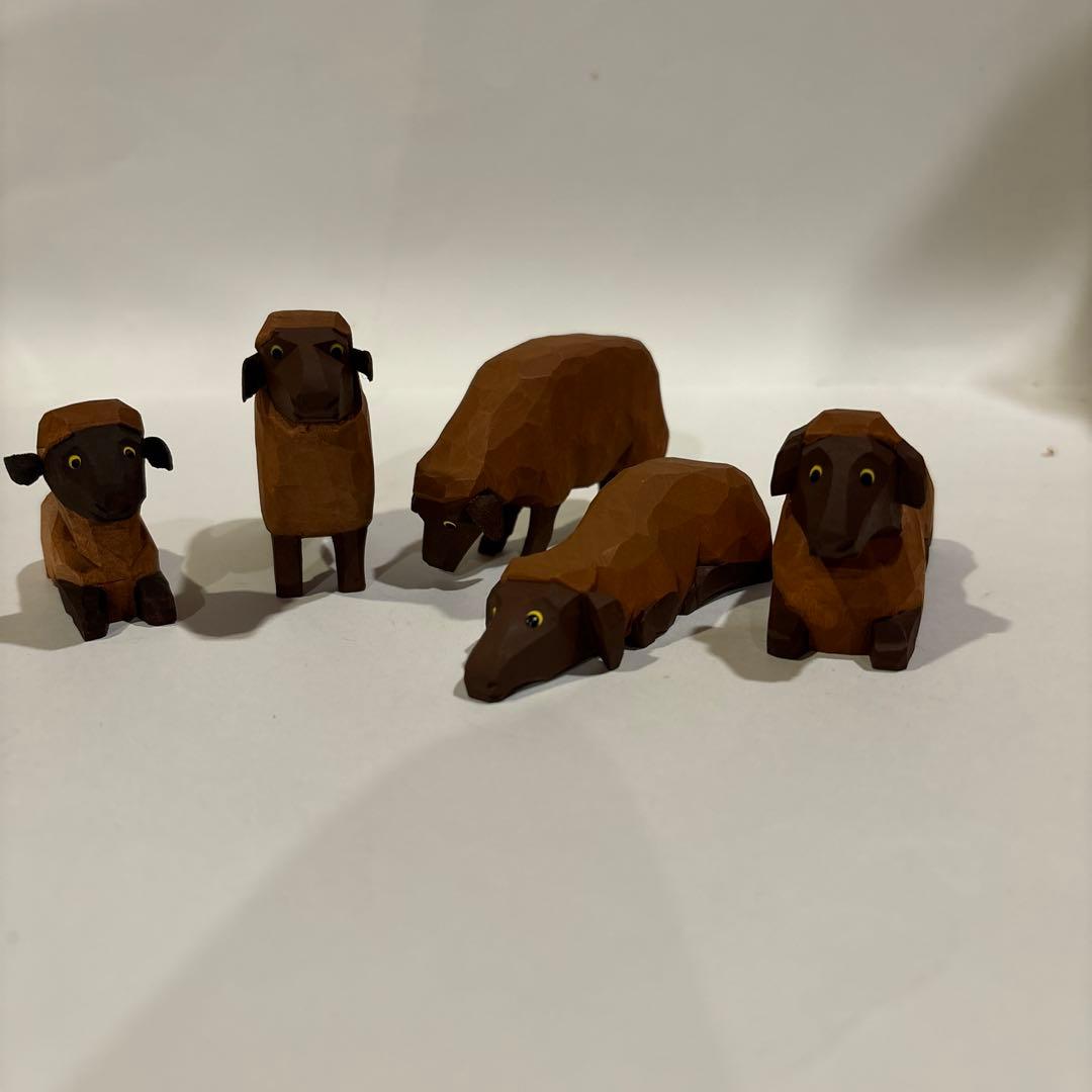 アトリエニキティキ   ドイツ　ハーン社　木彫り人形　茶羊の家族　新品