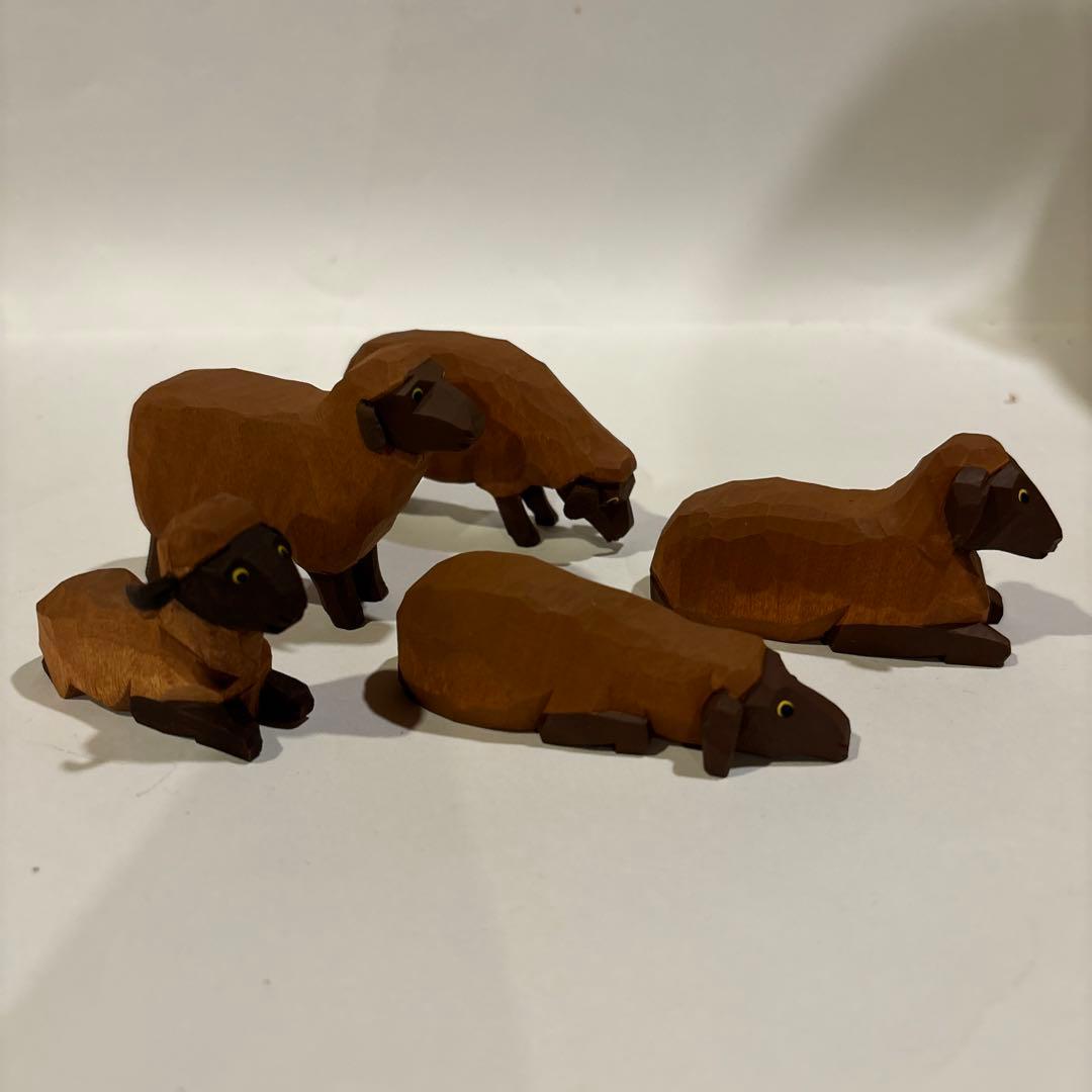 アトリエニキティキ   ドイツ　ハーン社　木彫り人形　茶羊の家族　新品