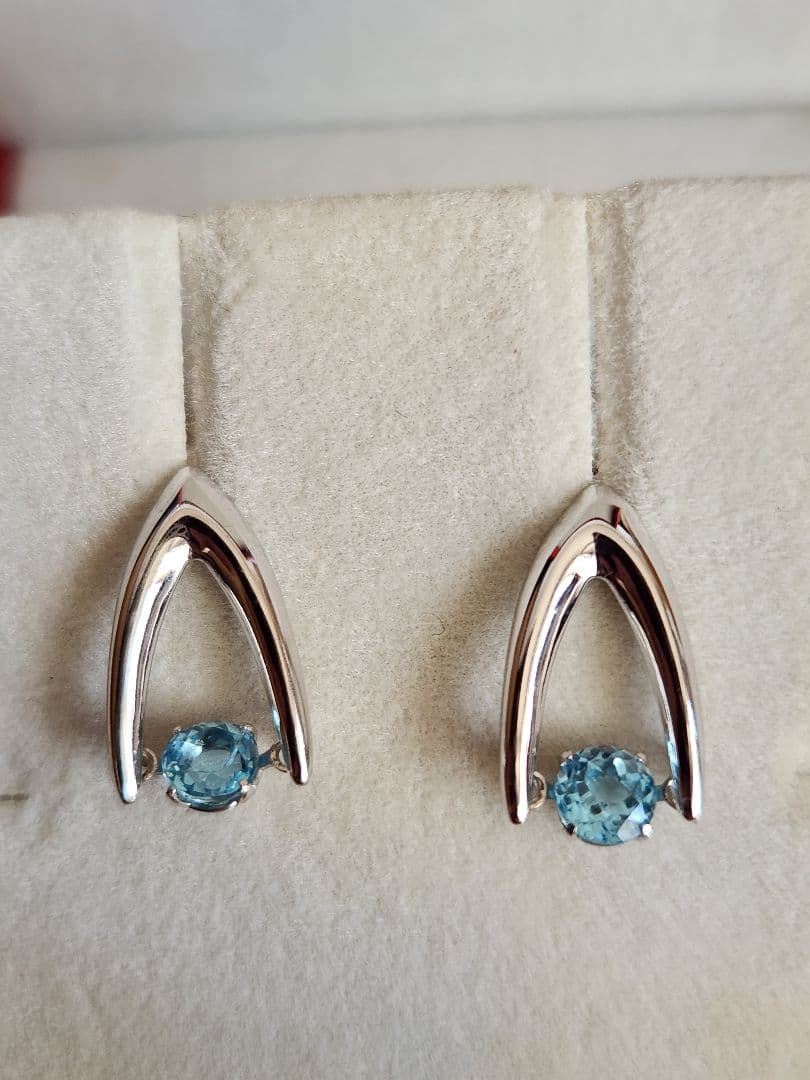 Ambrose WG　ブルートパーズピアス(両耳用)