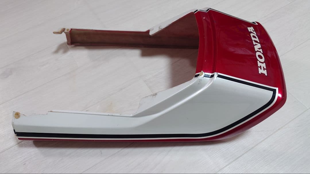 CBX400F 1型　赤白カラー　テールカウル