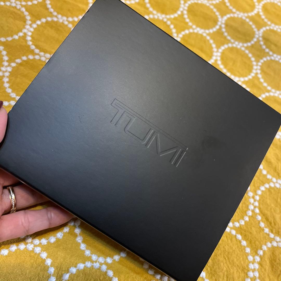 TUMI パスポートケース