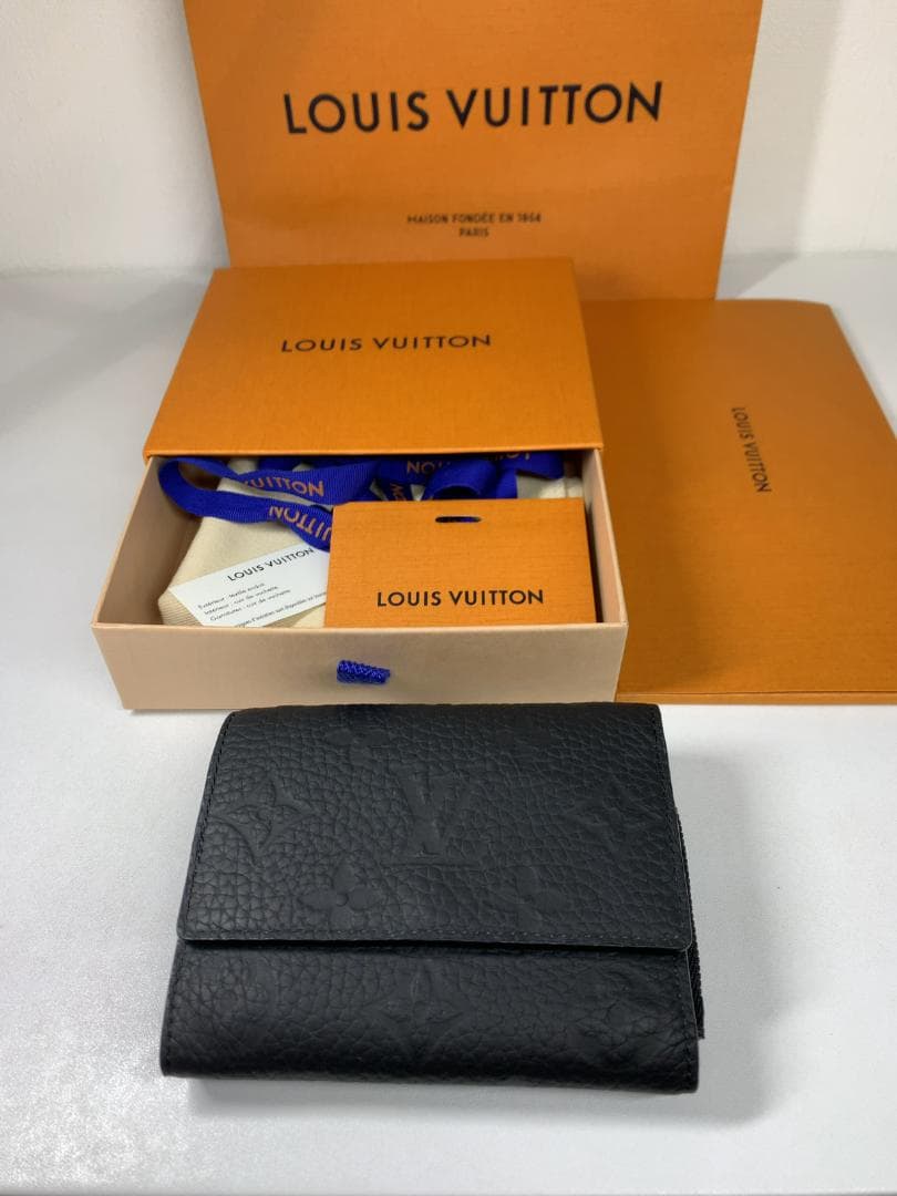 ルイヴィトン モノグラム トリヨン ポルトフォイユ パイロット M82556