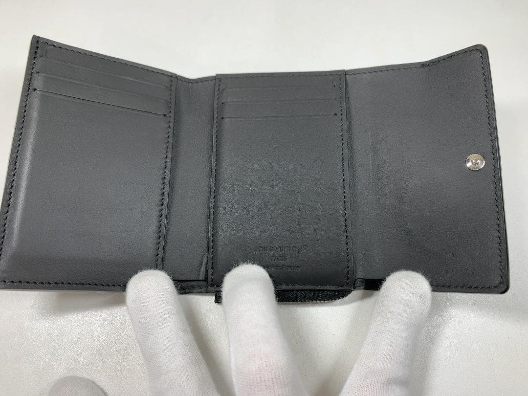 ルイヴィトン モノグラム トリヨン ポルトフォイユ パイロット M82556