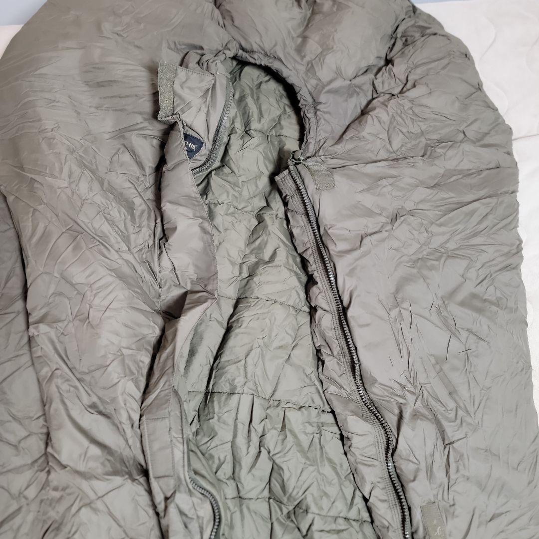 Defence 4 Carinthia シュラフ 冬用 防水 軍用寝袋　Mサイズ