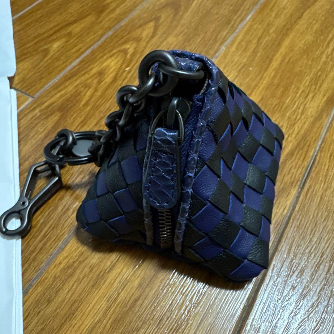 お値下げ！新品BOTTEGA VENETA 編み込みレザーケース　チャーム