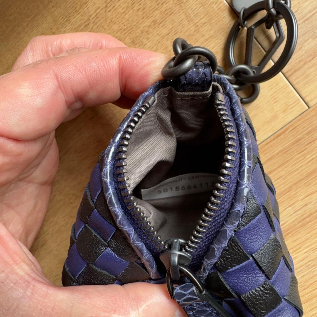 お値下げ！新品BOTTEGA VENETA 編み込みレザーケース　チャーム