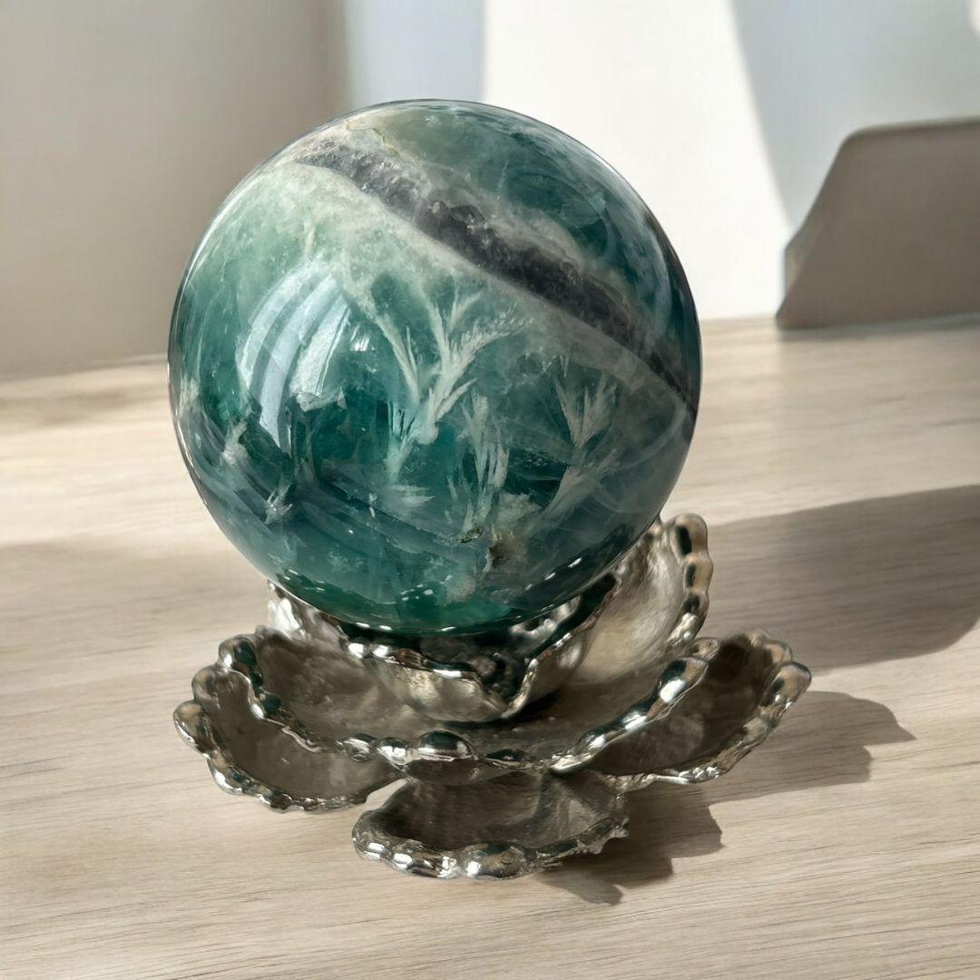 【新品】透明感ありでゼリーみたいな層があるフェザーフローライト　スフィア