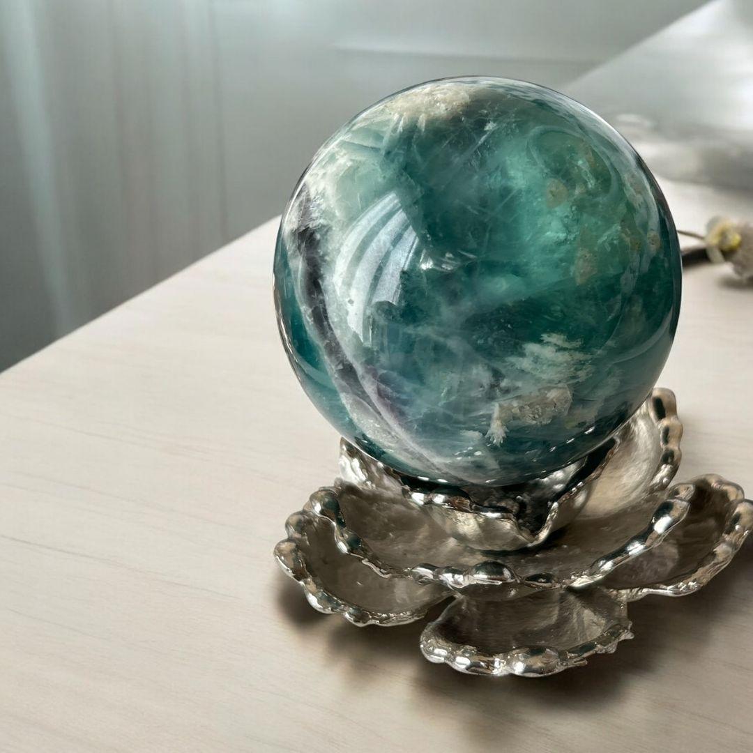 【新品】透明感ありでゼリーみたいな層があるフェザーフローライト　スフィア