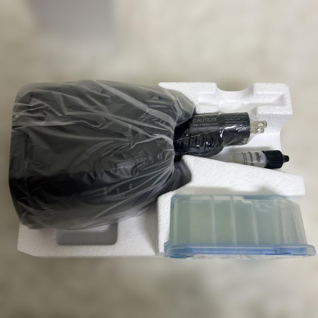 【未使用】Braun シリーズ7 メンズシェーバー　洗浄液カートリッジ付き