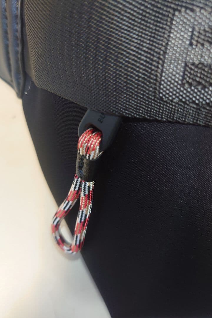 【極美品】 BURBERRY ボディバッグ ブラック