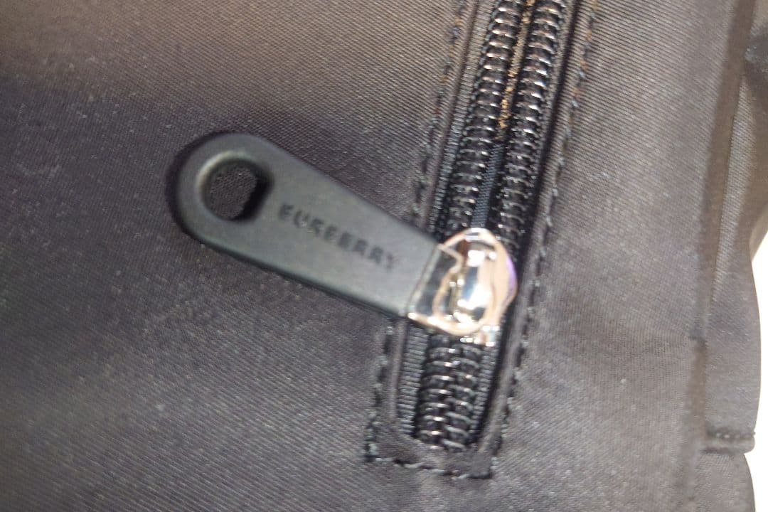 【極美品】 BURBERRY ボディバッグ ブラック