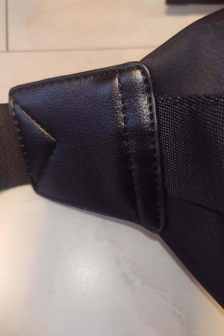 【極美品】 BURBERRY ボディバッグ ブラック