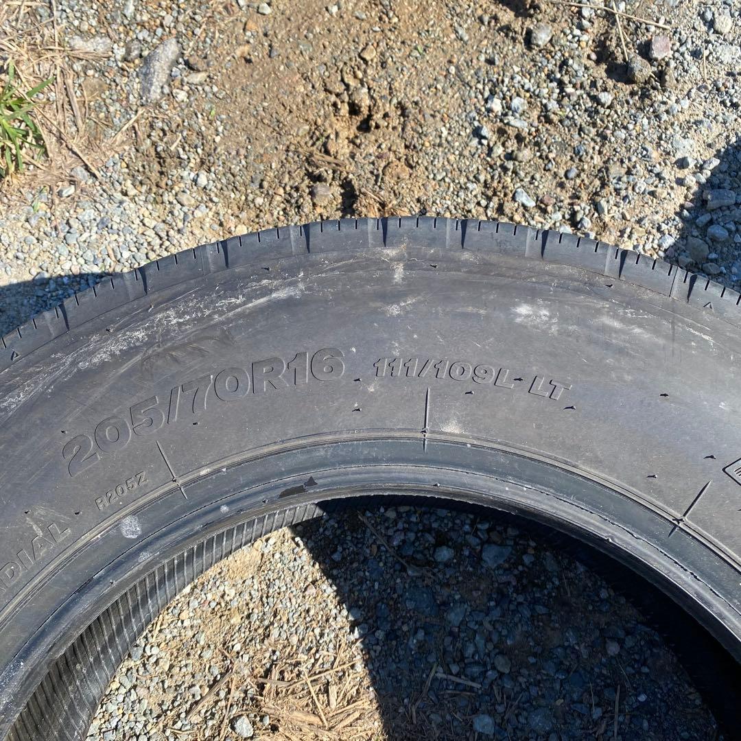 【送料無料】ブリヂストン 205/70R16