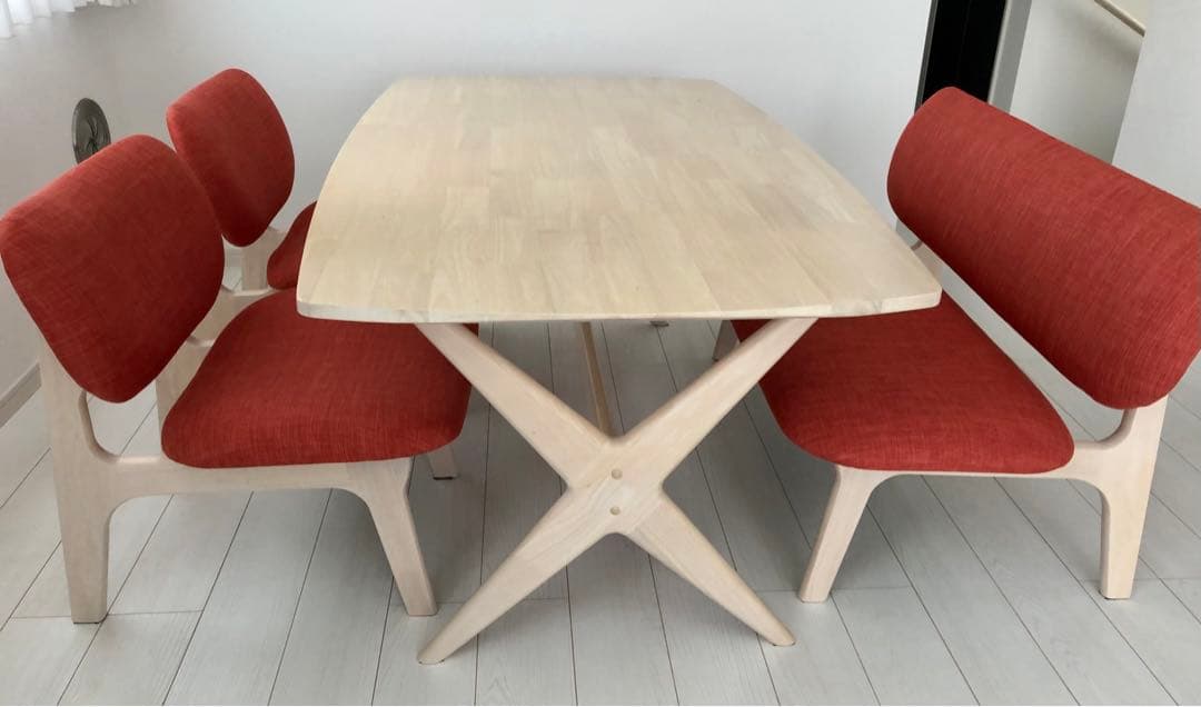 ニトリ　リビングダイニングテーブル4点セット①ダイニングテーブル