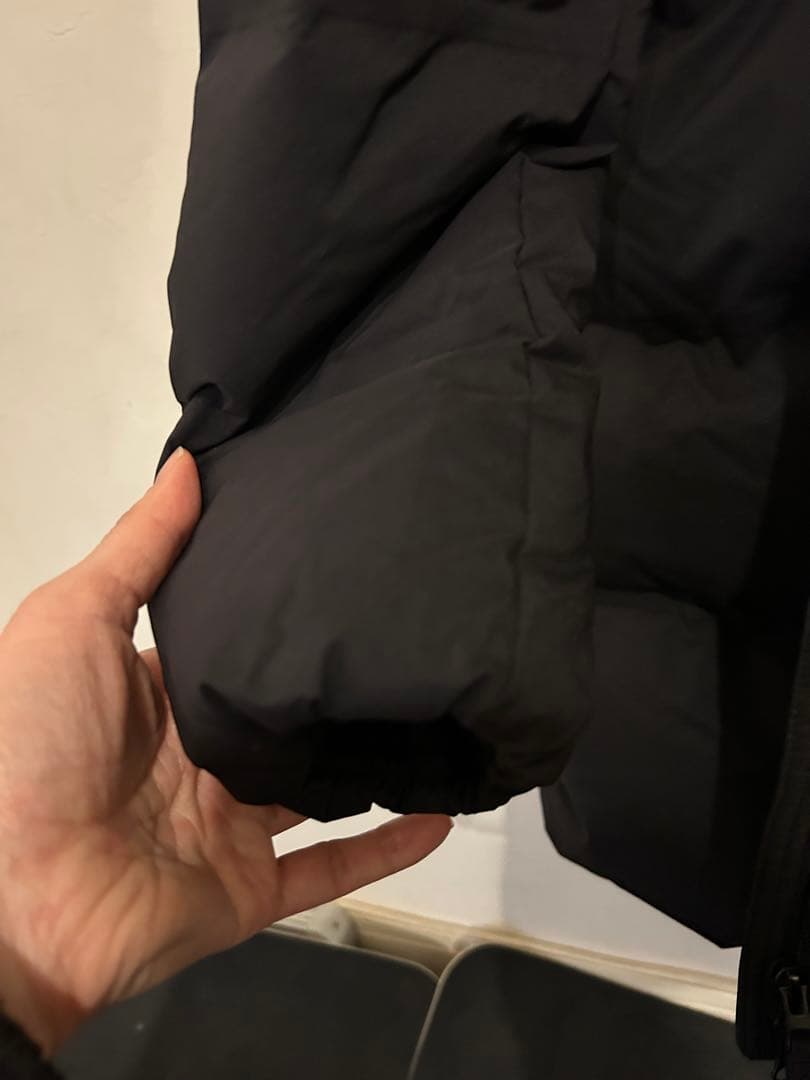 美品ＬサイズUNIQLO シームレスダウンショートコート黒レディース着丈81cm