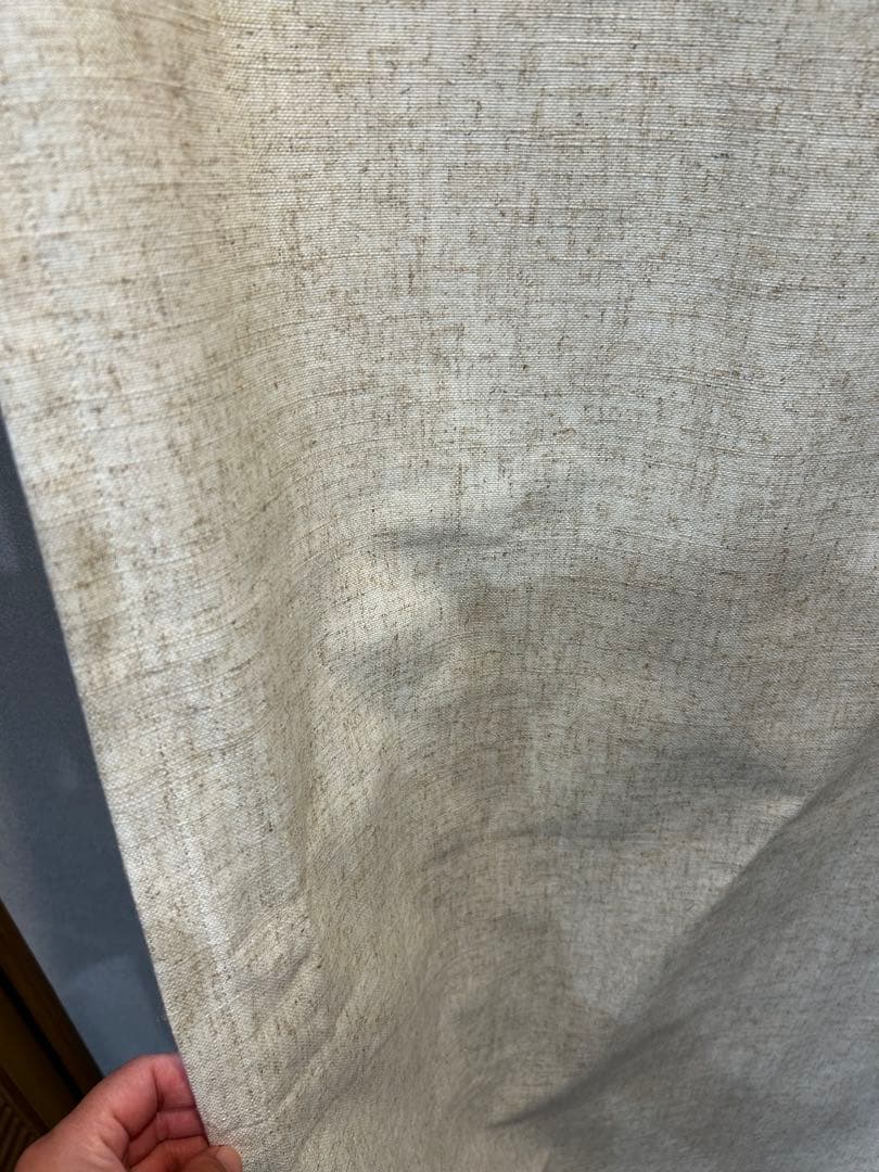 べージュ　リネン風ドレープカーテン　一級遮光　1.5倍ひだ