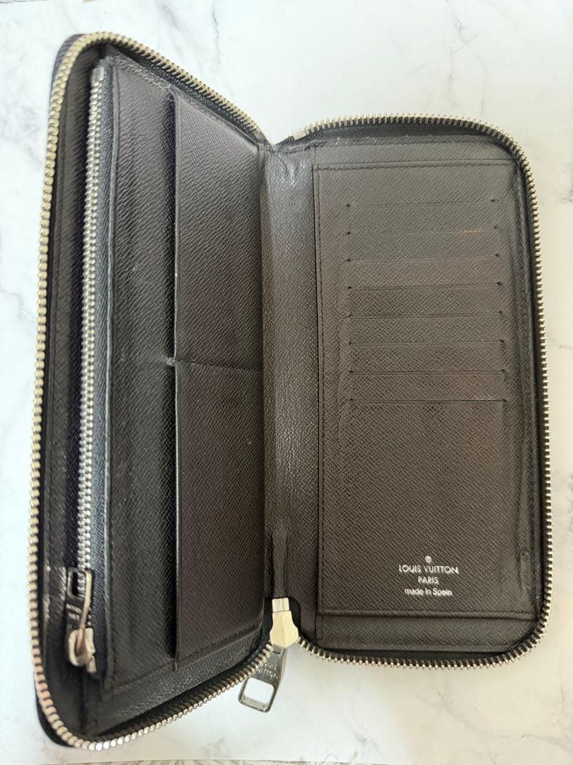 Louis Vuitton ダミエグラフィット　ジッピーウォレットヴェルティカル