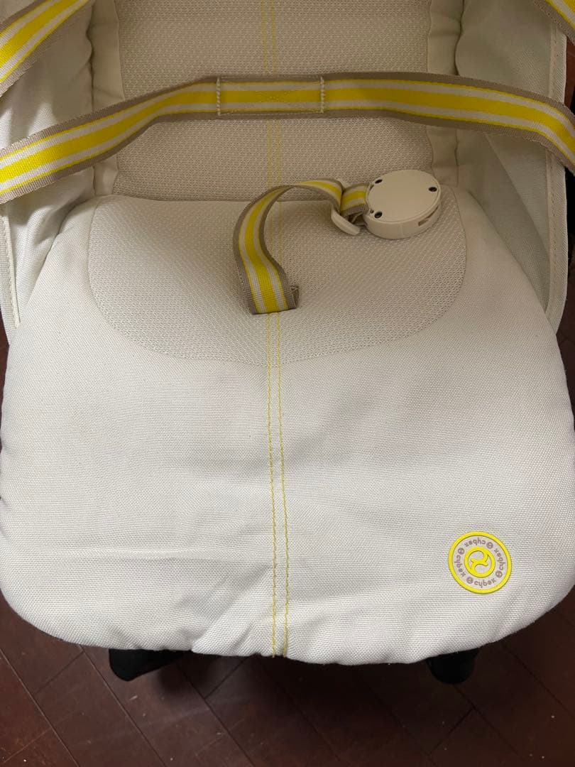 cybex ホワイト折りたたみベビーカー