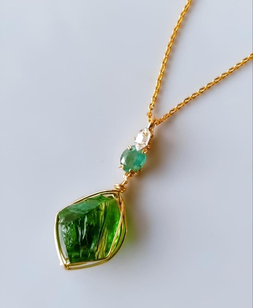 Kgf14 希少 アンダラ エメラルドシフト 宝石ルース エメラルド ペンダント
