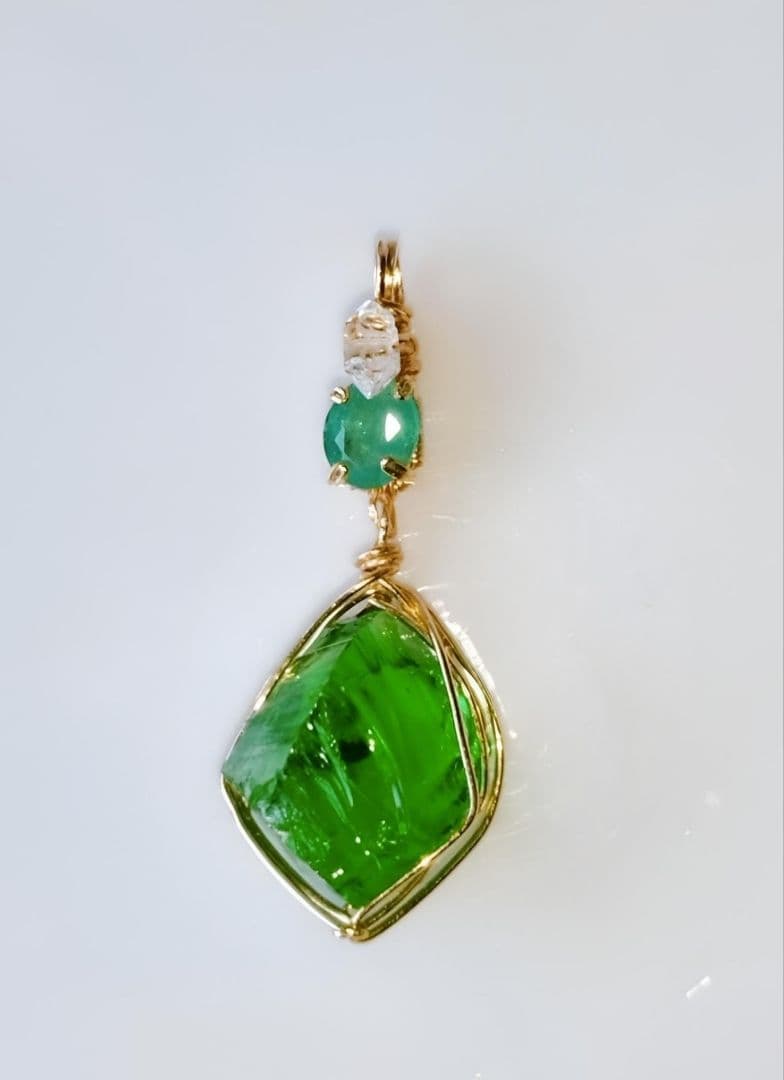 Kgf14 希少 アンダラ エメラルドシフト 宝石ルース エメラルド ペンダント