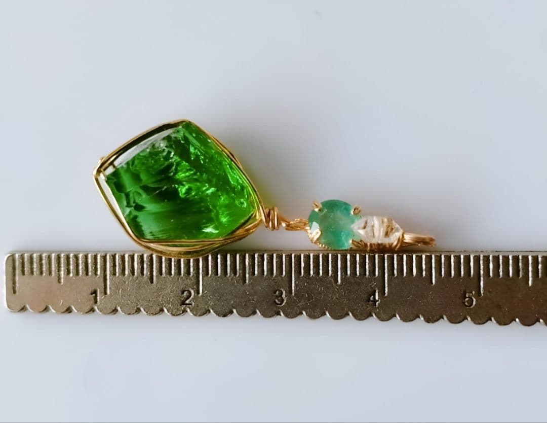 Kgf14 希少 アンダラ エメラルドシフト 宝石ルース エメラルド ペンダント