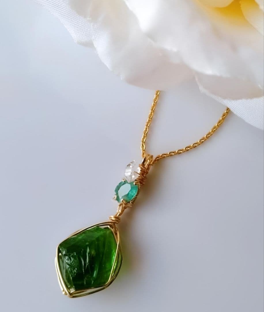 Kgf14 希少 アンダラ エメラルドシフト 宝石ルース エメラルド ペンダント
