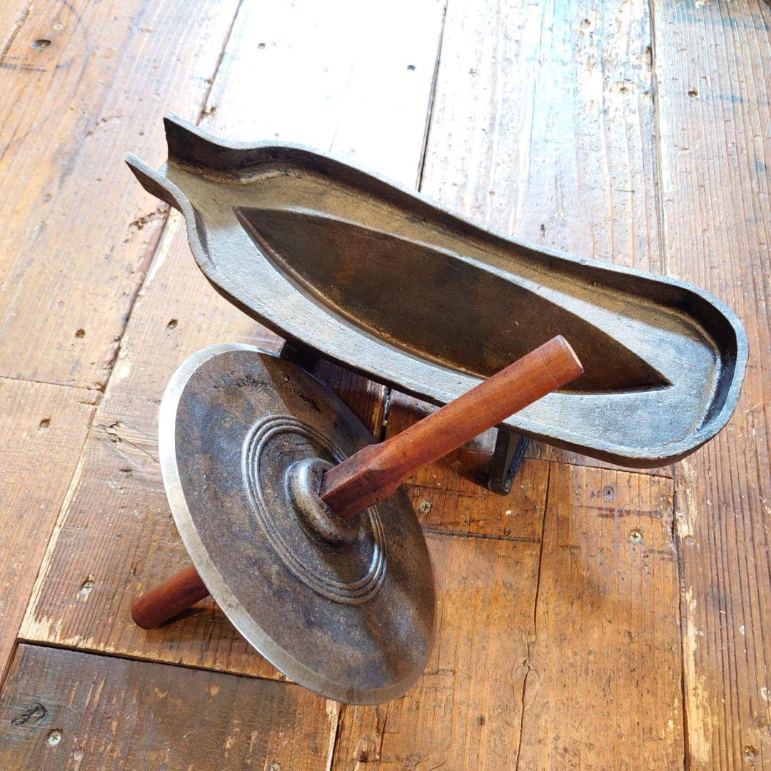 ️薬研 やげん ヤゲン 昭和レトロ 古民具 蔵出し品 当時品 鋳鉄 鉄製 ②