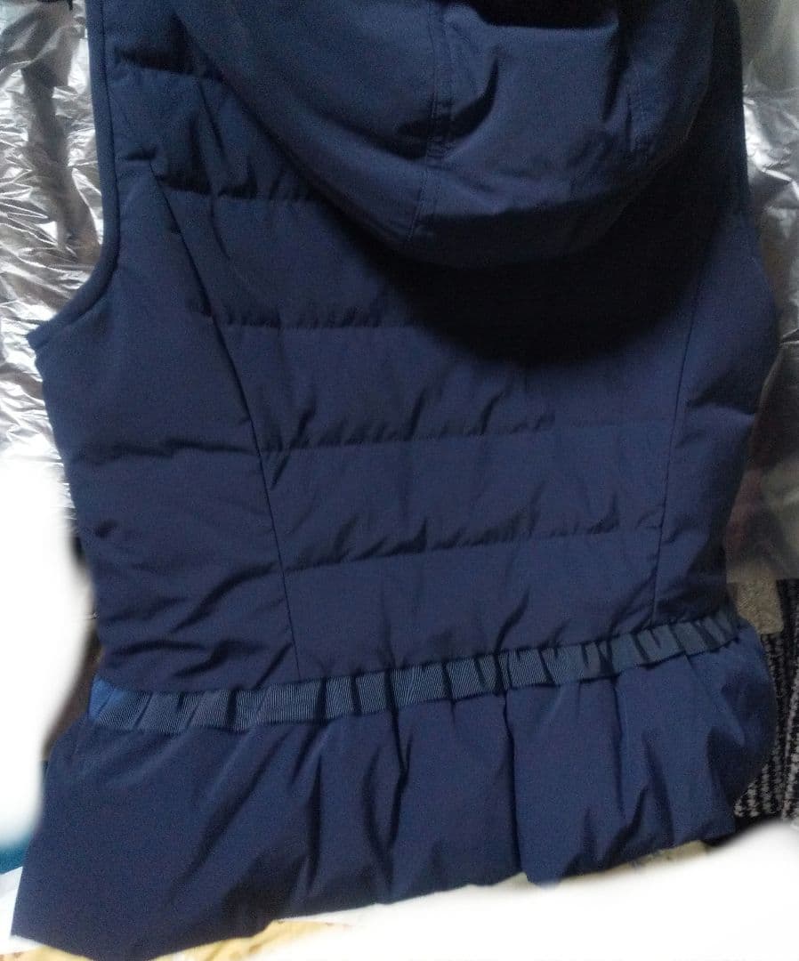 エムズグレイシー 可愛いフリルつきダウンベスト フードつき