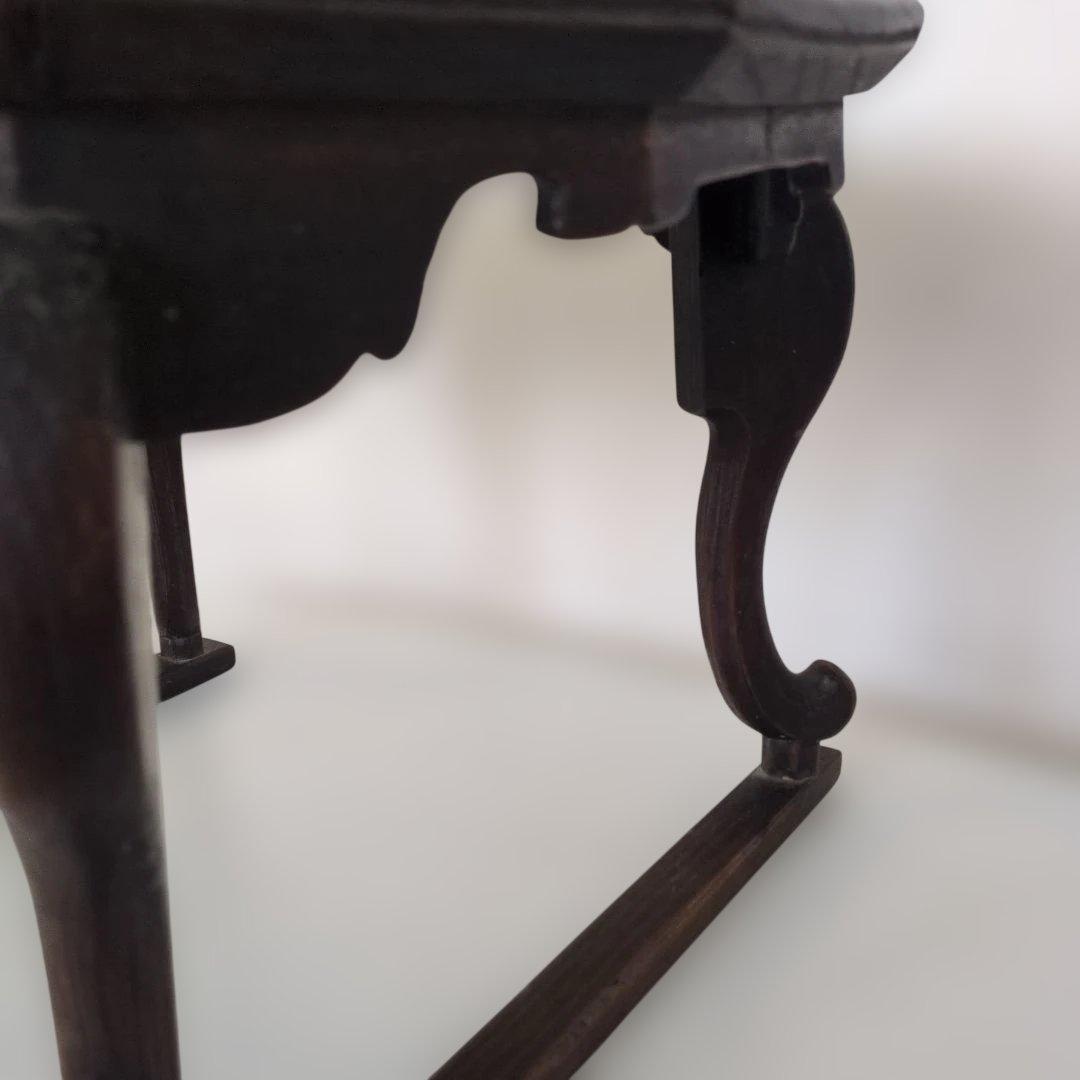 木製テーブル、飾り台