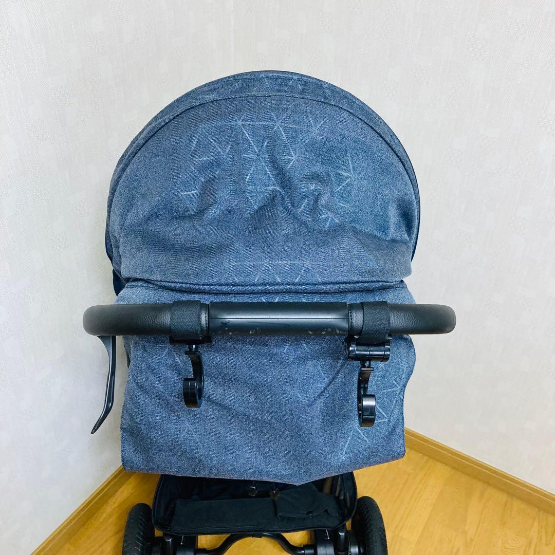 美品高品質アップリカAB型3輪ベビーカー　スムーヴプレミアム　ノーパンクタイヤ