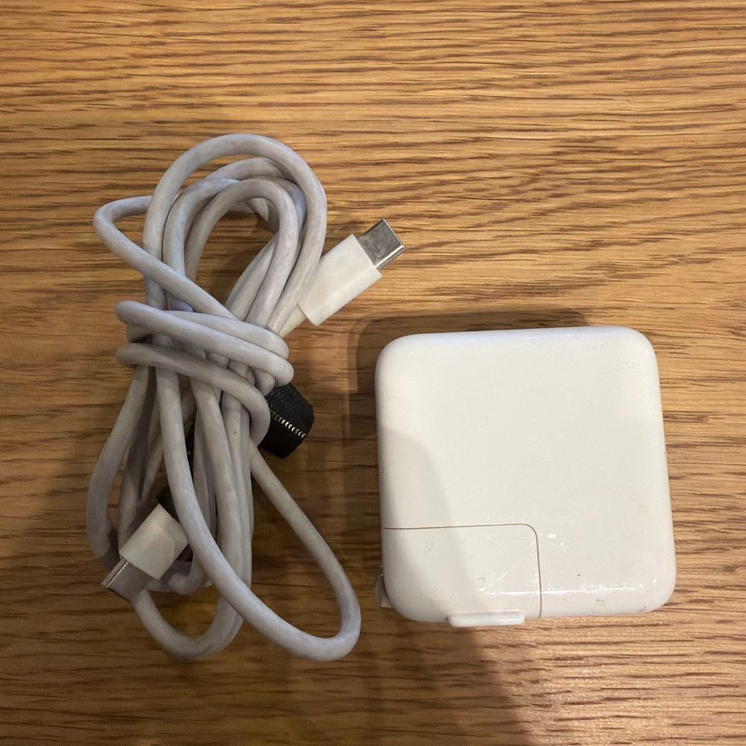 MacBook Air 13インチ 2022年 M2（8CPU / 8GPU)