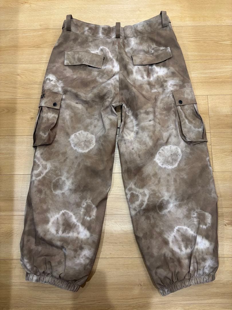 【ほぼ新品】NOMADIK 777 パンツ　スノーボードウェア L