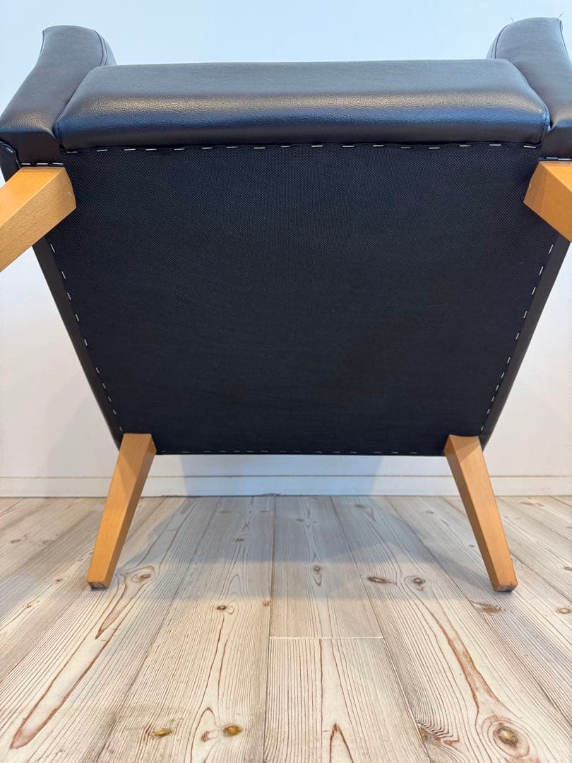 レザー調 1人掛けソファ ブラック 木製脚①