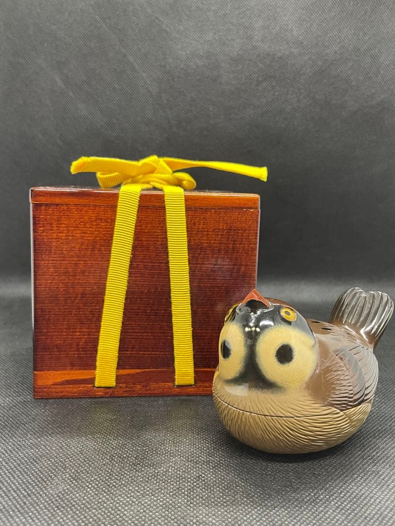 【茶道具】 篠原如雪　雀香合　共箱　細密彫刻、讃岐彫