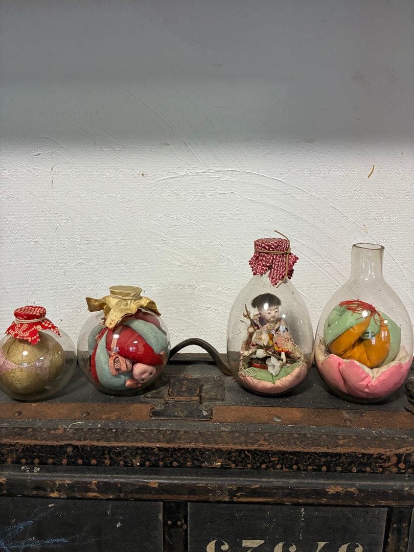 アンティークレトロガラス瓶入り 市松人形サルボボ手毬