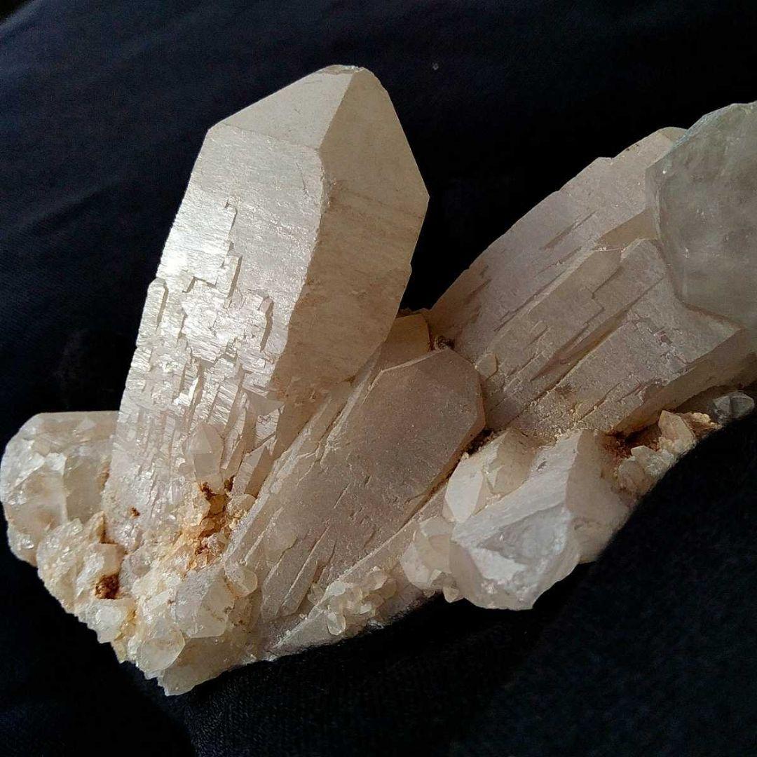 ②マダガスカル産水晶 原石 クラスター 蝋燭水晶 ミルキークォーツ フロスト水晶