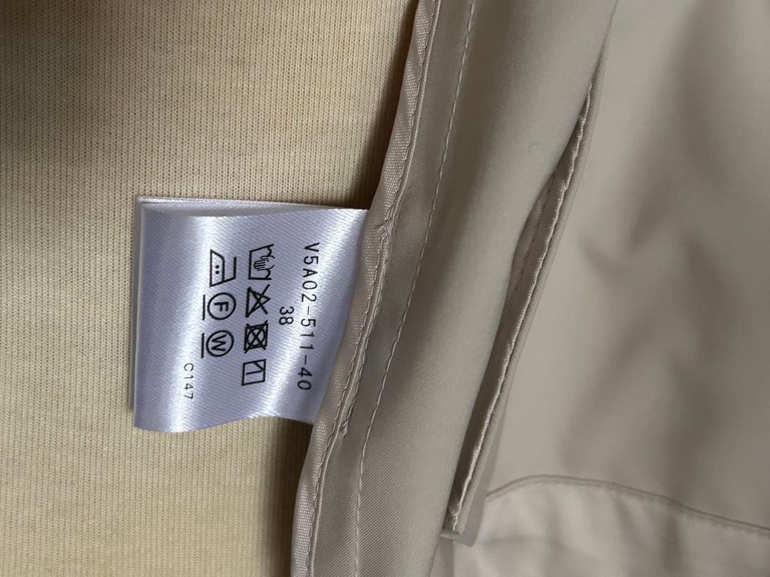 新品　タグ付　アマカ　リモンタサテンショートコート　スプリングコート　Mサイズ