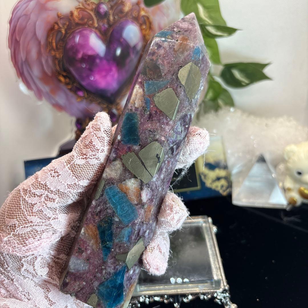 みぃたん様ブルーアパタイトレピドサンストーンパイライト共生六角柱♡No.1690