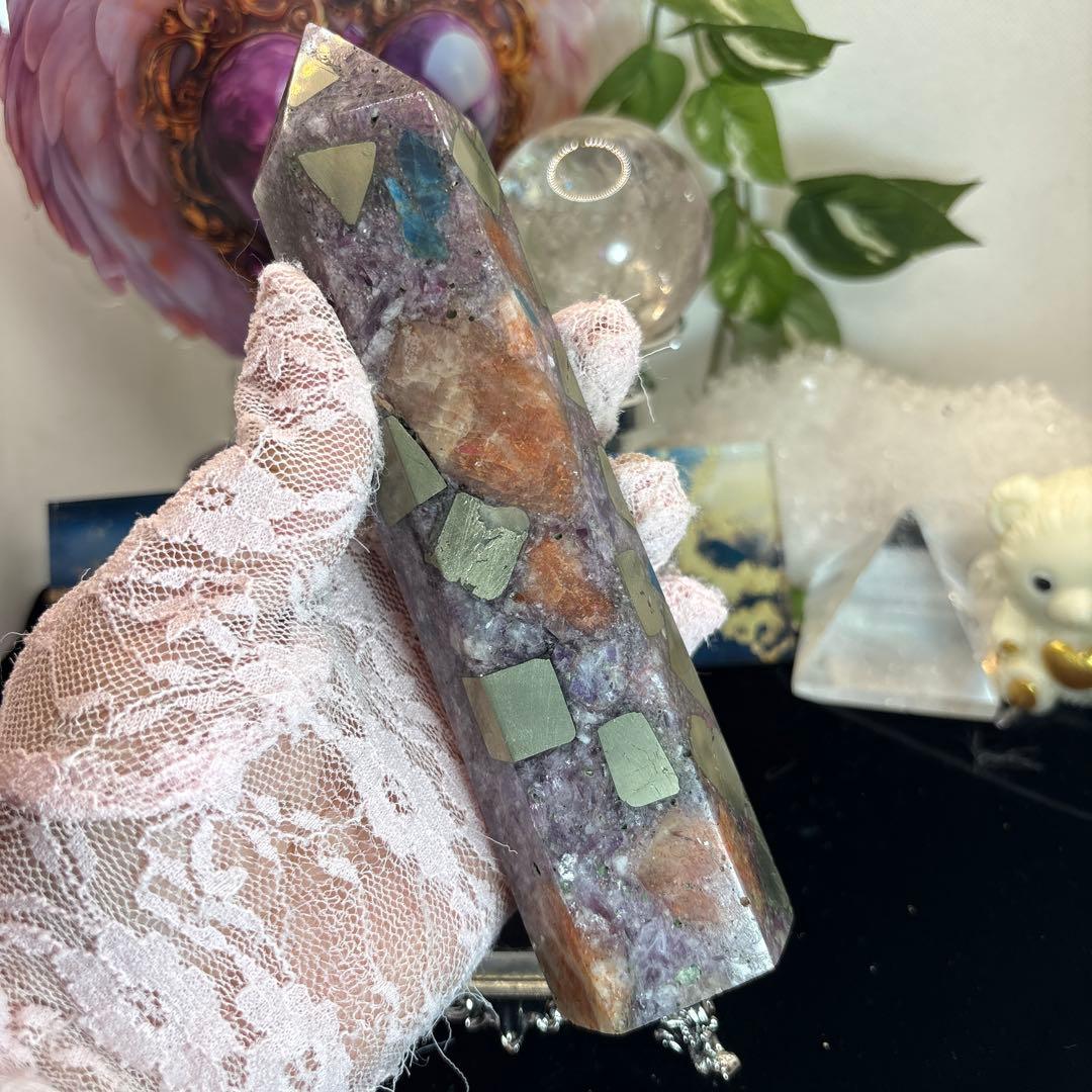 みぃたん様ブルーアパタイトレピドサンストーンパイライト共生六角柱♡No.1690