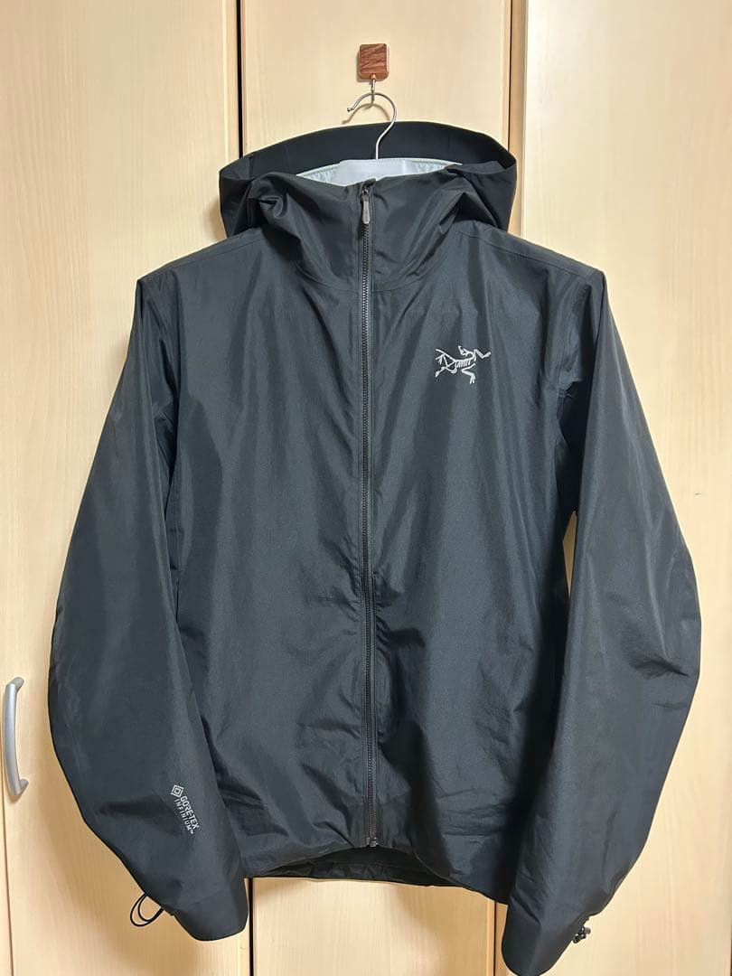 +*i様 アークテリクス　ソラノフーディ　メンズ