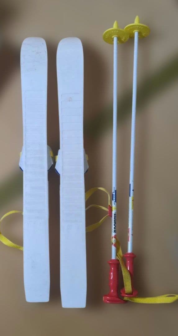 子供用スキー板とストックセット