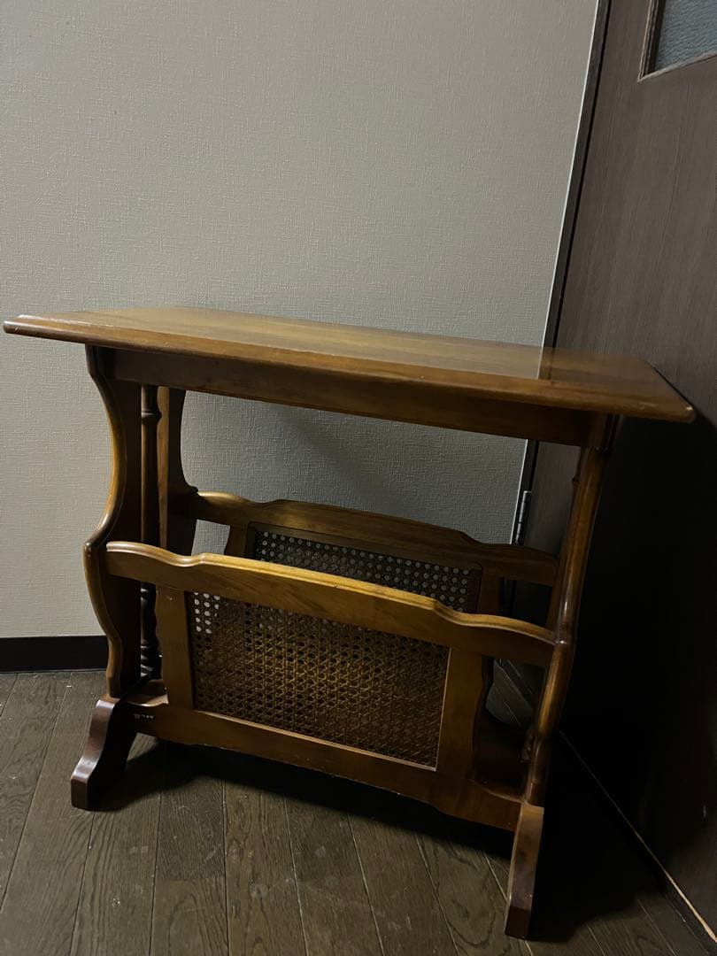 カリモクマガジンラック付きサイドテーブル