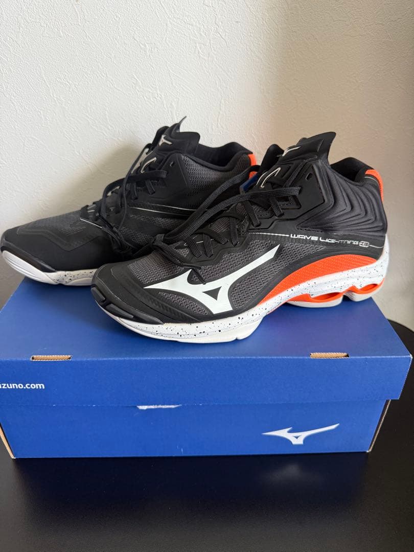Mizuno WAVE LIGHTNING Z6 バレーボールシューズ