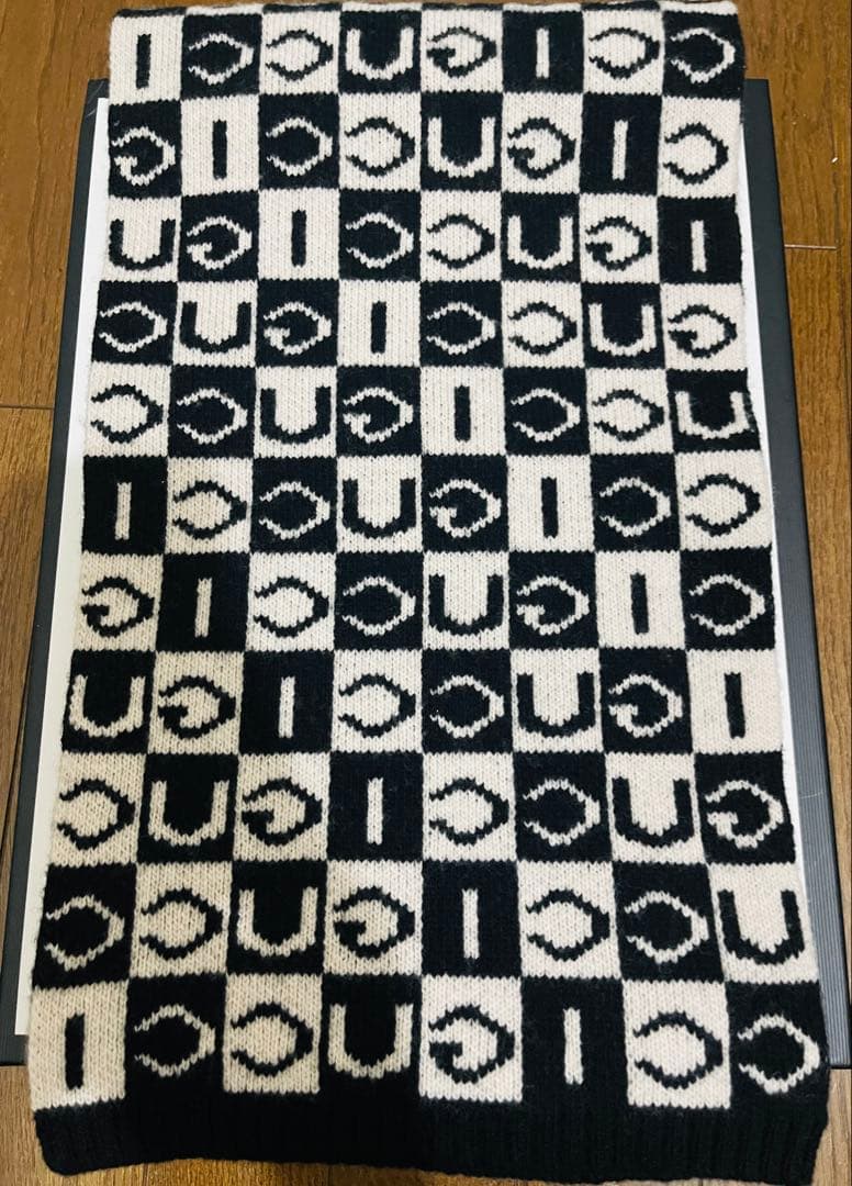 GUCCI メンズ　ロゴ入りチェック柄ニットマフラー