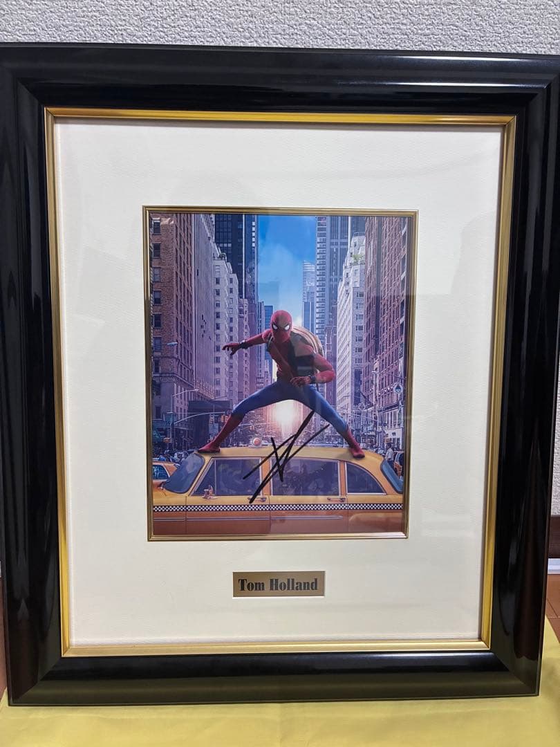 【高級額縁入】トム・ホランド直筆サイン